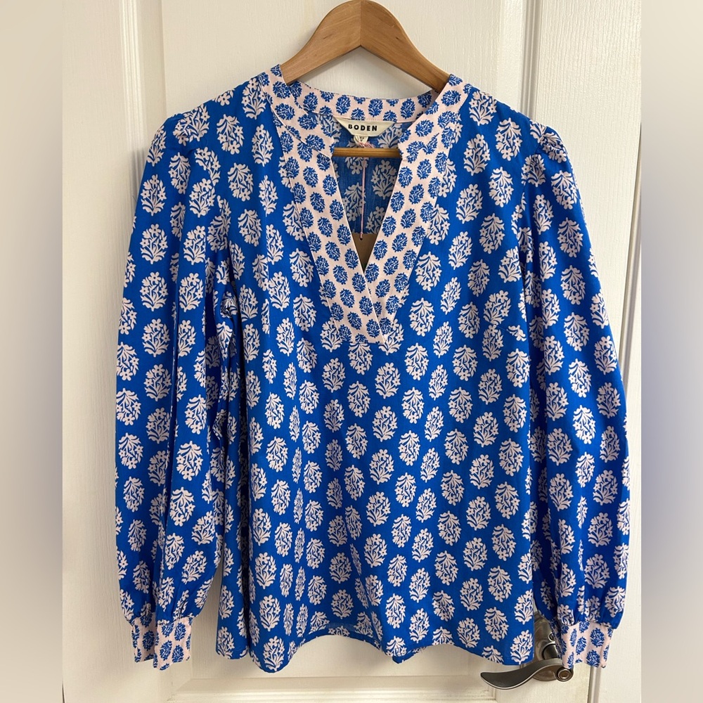 NWT Boden Cotton Notch Top in US Size 8, Gallery Blue Posey Stamp Pattern